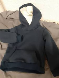 lot 479 image: 2-3 T Blue Fleece Hoodie - Retail $0