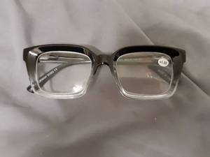 lot 483 image: Womens Glasses - Retail $0