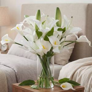 lot 46805 image: 15.74 Inch Artificial Calla Lily Flowers White Fake Flowers Green Bud with Faux Water Realistic Touch for Dining Room Centerpiece Table Wedding Bridal Shower Spring Decor - Retail $34