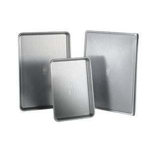 lot 58670 image: USA Pan TWO-Piece Warp Resistant Non-Stick Aluminized Steel Bakeware Set (SMALL ONE IN PICTURE MISSING) - Retail $55