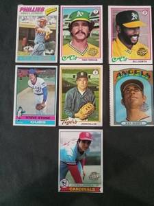 lot 6297 image: 1970s-1979 Topps MLB Baseball Card Lot of 7 - Luzinski, Stone, Hiller & More