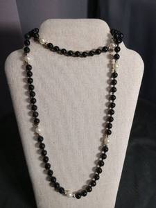 lot 6389 image: Black and White Pearl Beaded Necklace Long Strand