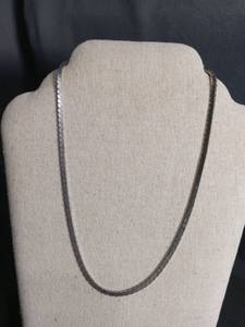 lot 6400 image: Metal Chain Necklace with Twisted Links and Clasp