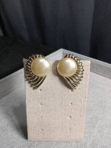 lot 6408 image: Pair of Pearl and Metal Earrings with Radiating Fan Design
