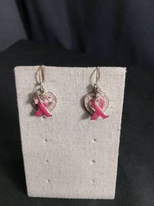 lot 6424 image: Pair of Pink Ribbon Heart Charm Dangle Earrings