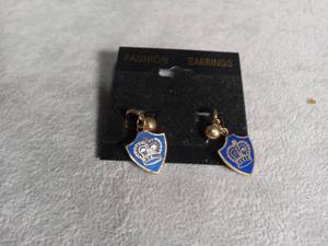 lot 6427 image: Fashion Earrings Crown Shield Blue Enamel Gold Tone Pair
