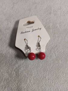 lot 6434 image: Fashion Jewelry Red Ball Drop Earrings