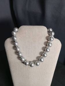 lot 6435 image: Pearl Beaded Necklace with Silver-Tone Spacers and Clasp