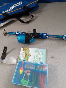 lot 636 image: ODDSPRO Kids Fishing Pole - Kids Fishing Starter Kit - with Tackle Box, Reel, Practice Plug, Beginners Guide and Travel Bag for Boys, Girls - Retail $32
