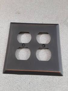 lot 670 image: Colester Direct Metal Oil Rubbed Bronze Wall Switch Plate Outlet Cover Toggle Rocker GFI (Power Outlet-Duplex Double) - Retail $8