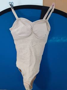 lot 842 image: Size Medium Nude Shapewear  - Retail $0
