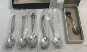 lot 16 image: Souvenir Wishing Spoons - 1847 Roger��s Bros. Silverplate Wishing Spoons & Kansas Enamel Shield Handle - Lot of 6 Spoons