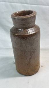 lot 41 image: Very Old vintage inkwell