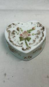 lot 85 image: Heart-Shaped Trinket Box with Floral Lid