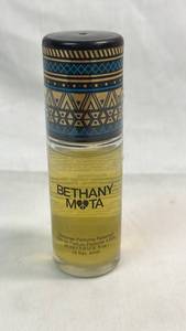 lot 94 image: Bethany Mota Shimmer Perfume Rollerball 30ml 1.0 fl oz