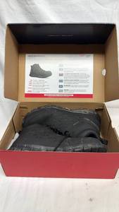 lot 124 image: Reebok Sublite Cushion Work Athletic Mid Cut RB4059 Safety Toe Boots