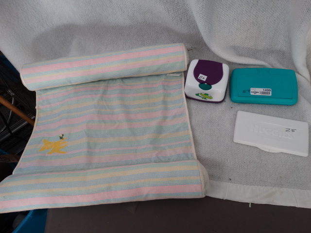 lot 1499 image: Lot of 3 Diaper Wipe Holders and a Musical Baby Mat