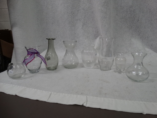 lot 1516 image: Lot of Misc. Small Vases