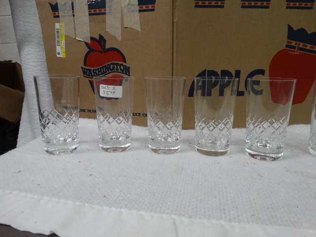 lot 1529 image: Lot of 7 Drinking Glasses