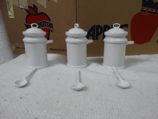 lot 1560 image: Lot of 3 Instant Tea Jars made in Japan
