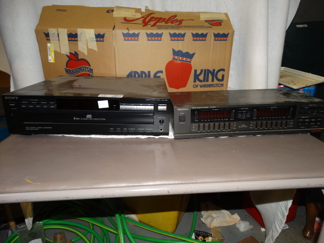 lot 1578 image: Sony 5 Disc CD Player and Technics Stereo Graphic Equalizer
