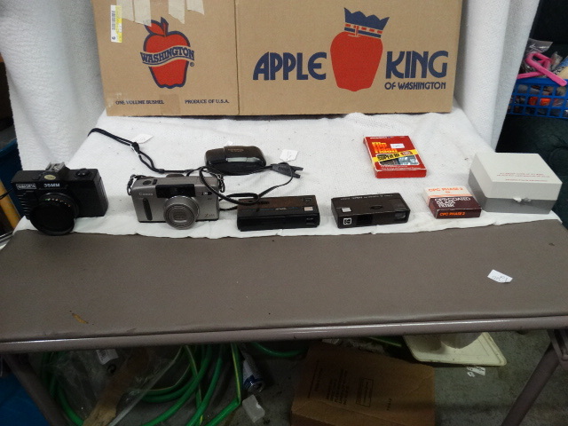 lot 1591 image: Lot of Misc. Cameras