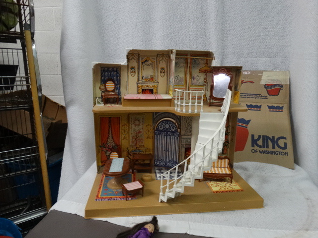 lot 1596 image: Small Doll House w some Accessories