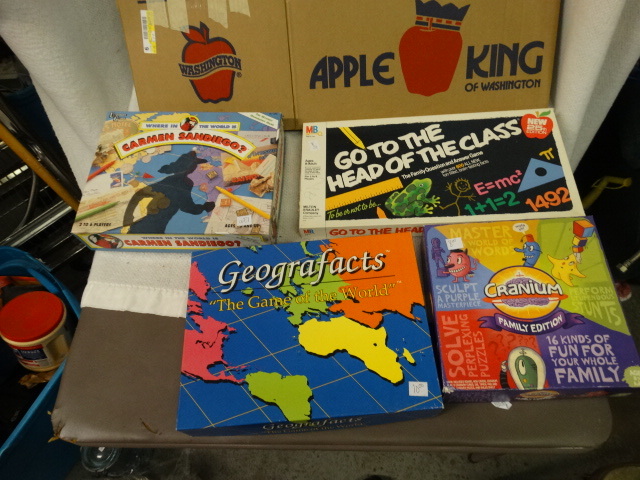 lot 1602 image: Lot of Board Games