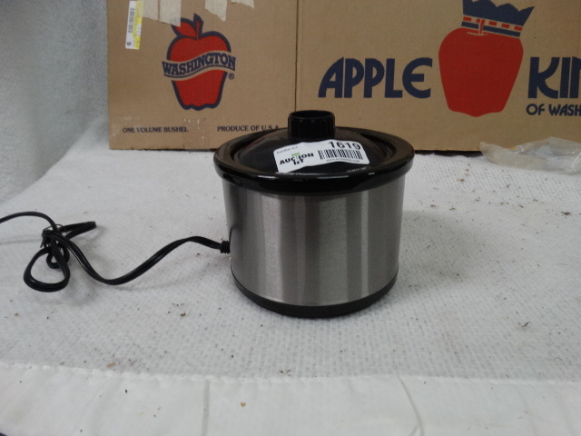 lot 1619 image: Crofton Electric Dip Warmer