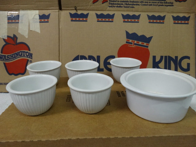 lot 1643 image: Lot of Ceramic Dishware