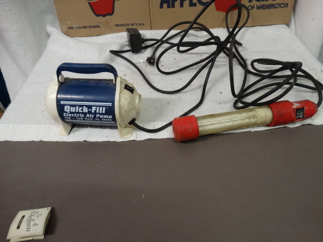 lot 1649 image: Quick-Fill Electric Air Pump and Work Light