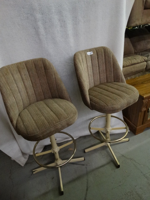 lot 1703 image: Pair of Bar Stools