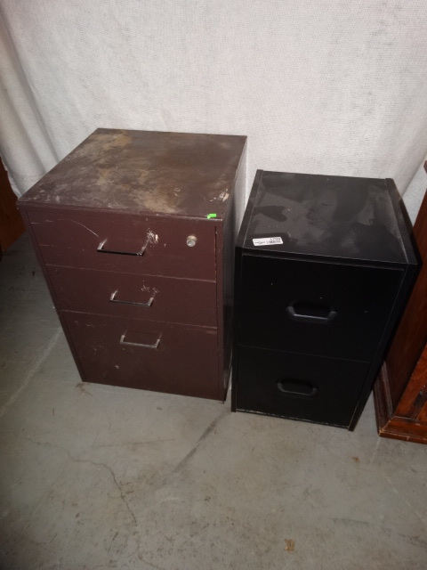lot 1708 image: 2 File Cabinets