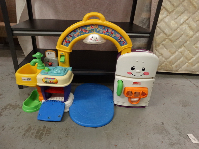 lot 1733 image: Fisher-Price Childrens Play Kitchen