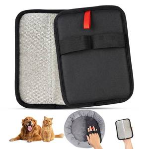 lot 7420 image: Obfuscate Pet Hair Removal Glove for Cats & Dogs,Reusable Electrostatic Pet Hair Remover Tool for Couch,Carpet,Car Seat - Retail $4
