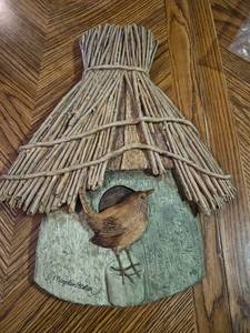 lot 119 image: Hallmark Natures Sketchbook Birdhouse Candle Mold - Retail $8
