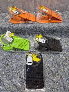 lot 138 image: Lot of 5 Clip On Drink Holders - Retail $15