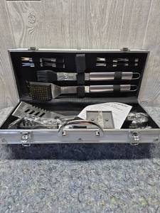 lot 141 image: Professional 16-Piece Stainless Steel BBQ Grill Tool Set with Aluminum Carrying Case - Retail $25
