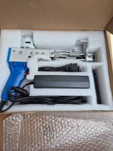 lot 175 image: Electric Carpet Tufting Gun - Retail $0