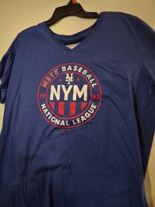 lot 210 image: New York Mets Majestic MLB Baseball T-Shirt Size 2XL