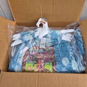lot 315 image: Lot of 10 Mixed Sizes Womens Sleeveless Shirts Tie Dye - Janis Joplin  - Retail $0