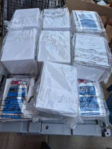 lot 190 image: Lot of 12 Eletronic Plug In Pest Repellers - Retail $0