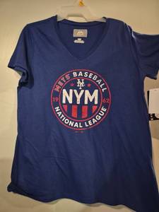 lot 205 image: New York Mets Womens V-Neck T-Shirt by Majestic