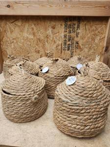 lot 217 image: Woven Beehive Baskets Count 1 Set of 5 - Retail $0