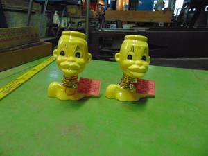 lot 4683 image: Pair of Head Vases