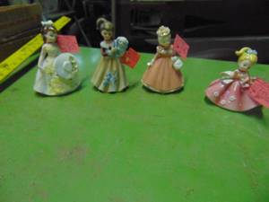 lot 4684 image: Selection of Lefton Figurines