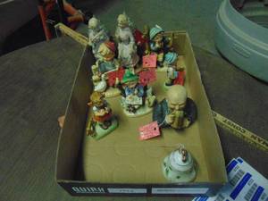 lot 4689 image: Large Selection of Figurines