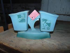 lot 4690 image: Roseville Double Planter