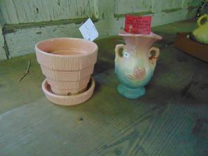lot 4691 image: Hull and McCoy Planters