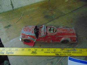 lot 4699 image: Hubley Fire truck - Please see pictures